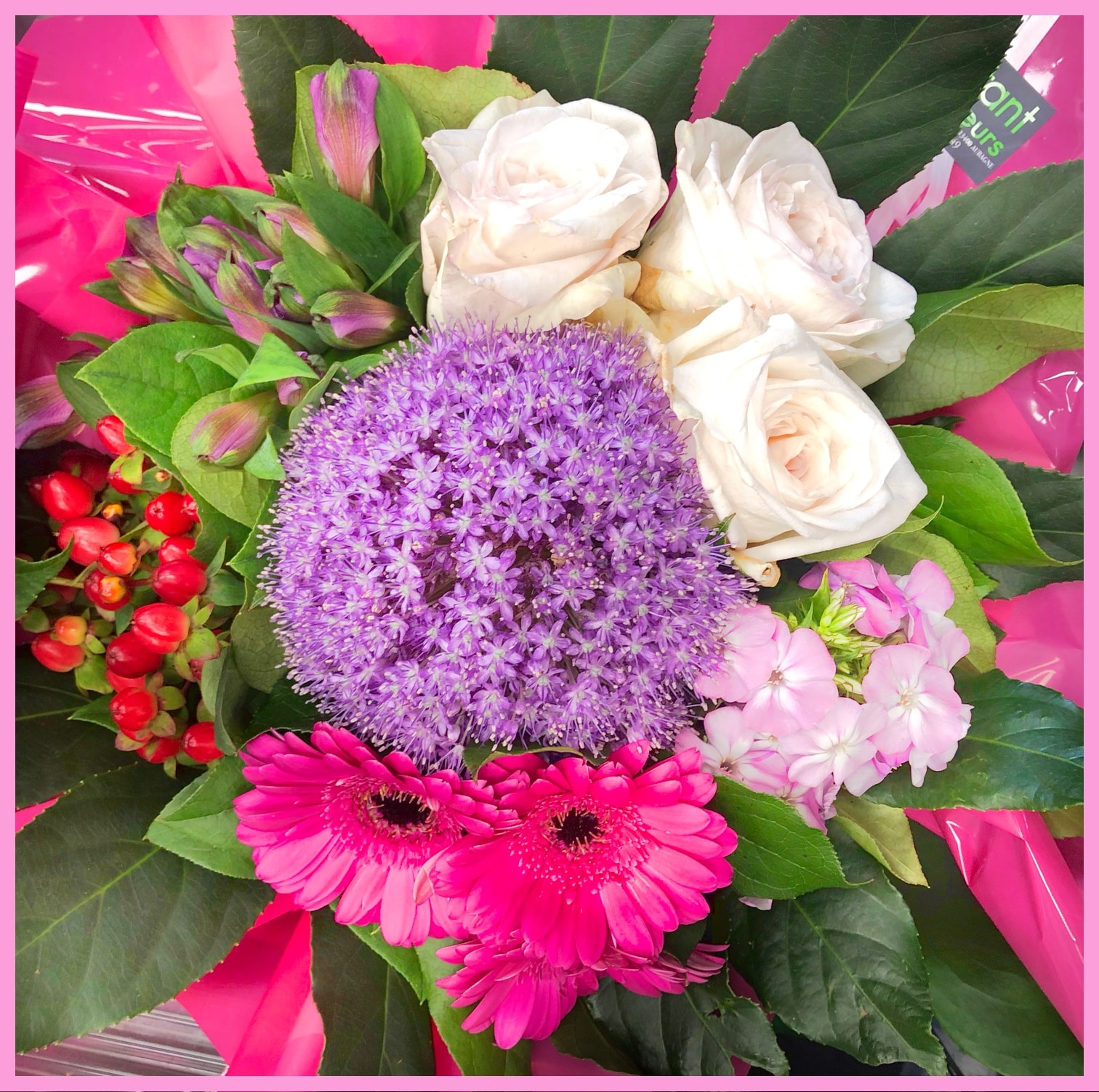 Bouquet de fleurs rond du fleuriste à dominante de mauve et violet - Autant de  Fleurs Aubagne